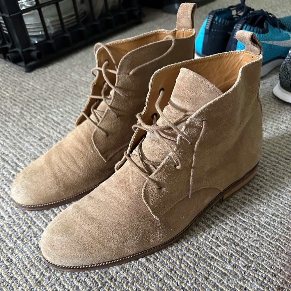 Classic Tan Suede Men's Boots